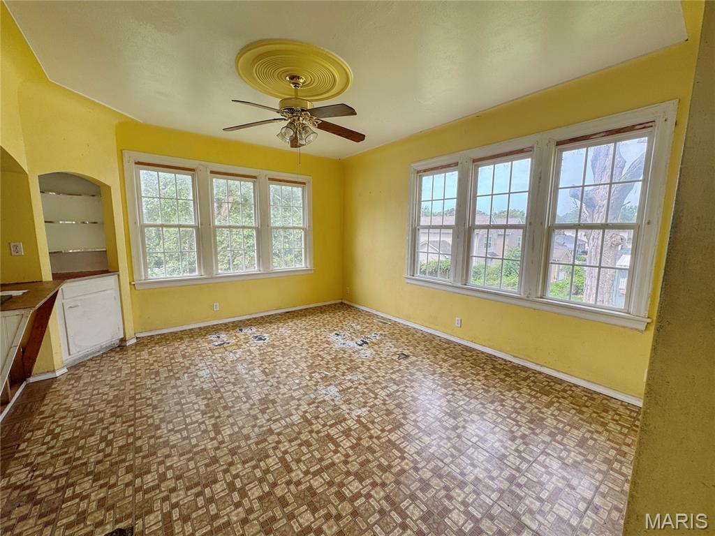 9705 Perrin Avenue Property Photo 11