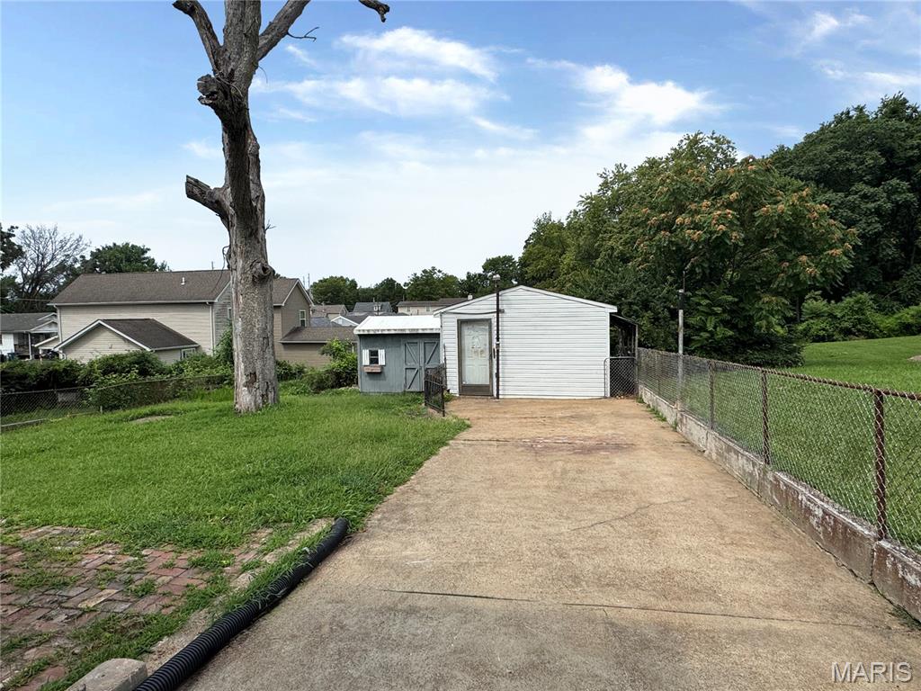9705 Perrin Avenue Property Photo 18