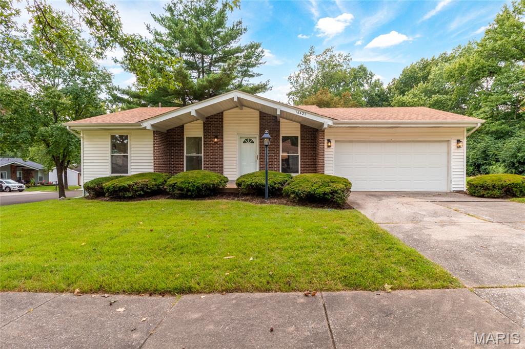 14421 Fox Dower Court Property Photo 1