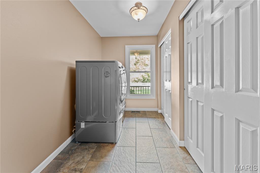 1124 Kiefer Creek Meadows Drive Property Photo 28