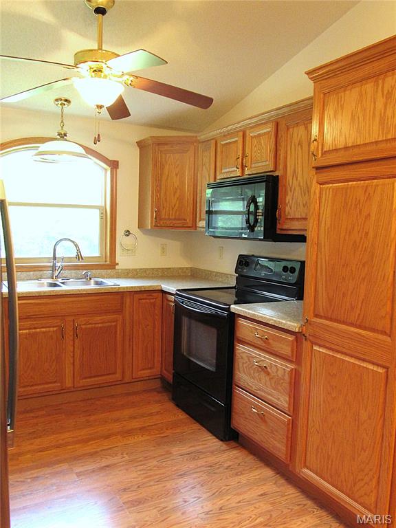 3208 Leverett Court Property Photo 7