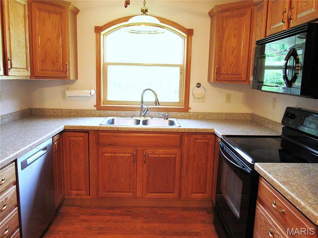 3208 Leverett Court Property Photo 8