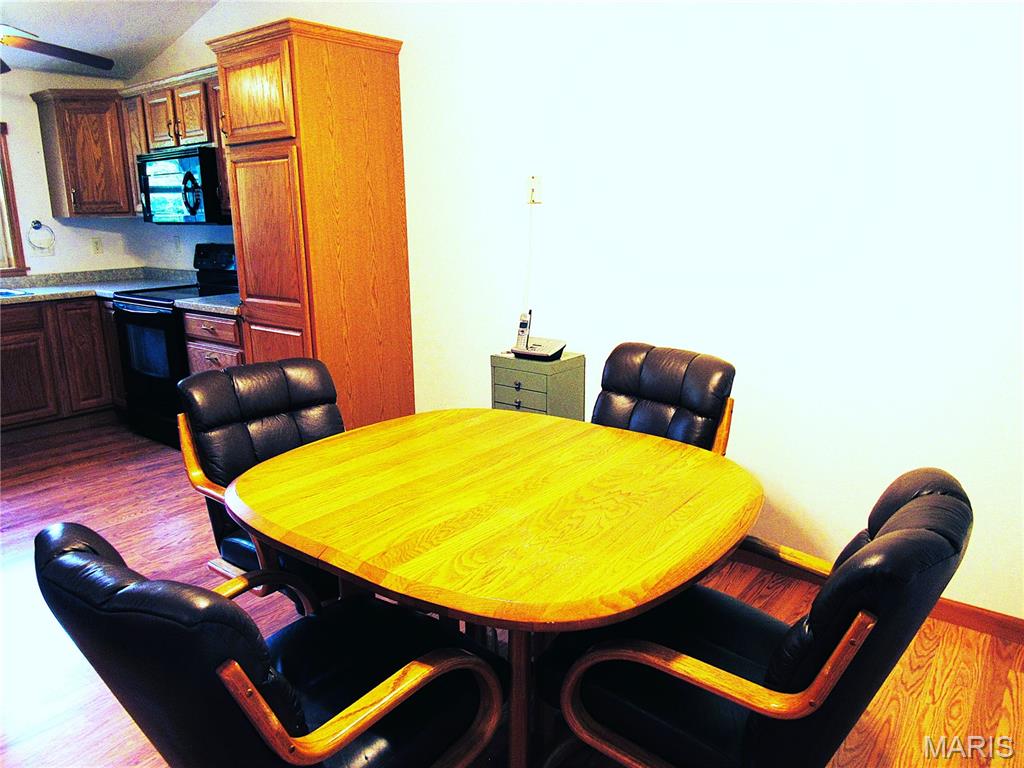 3208 Leverett Court Property Photo 10