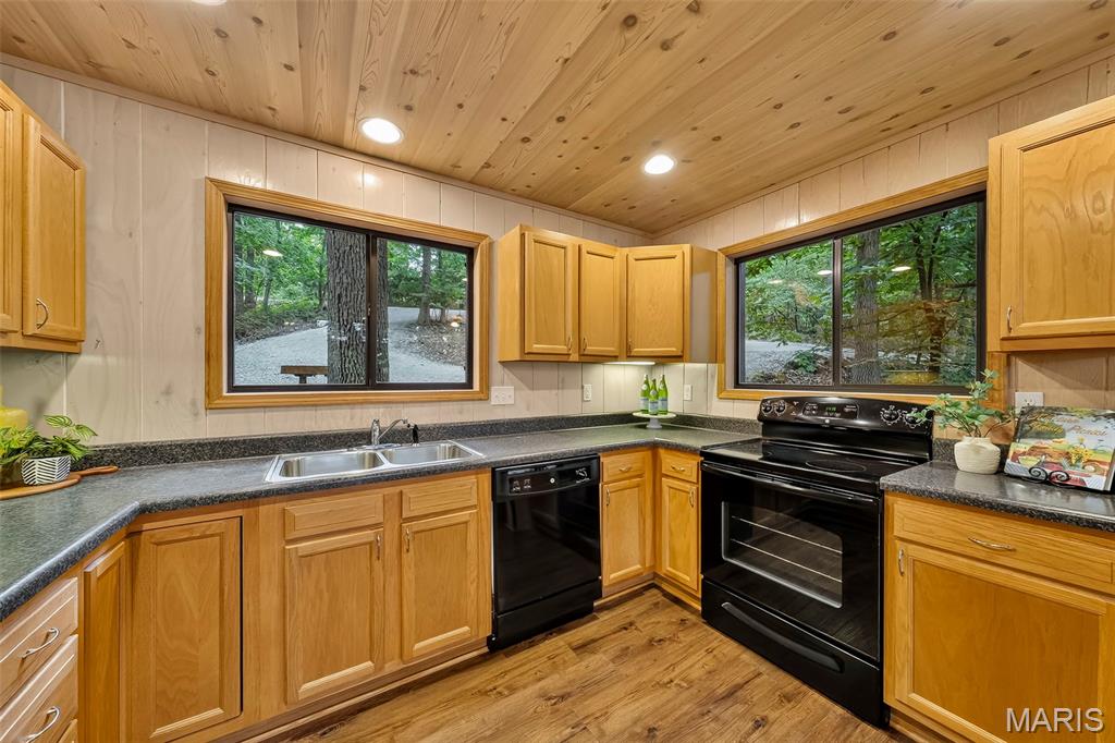 2408 N Kitzbuhl Drive Property Photo 17