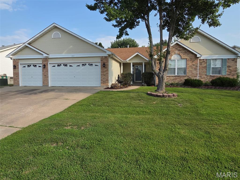 207 Sassafras Parc Drive Property Photo 1