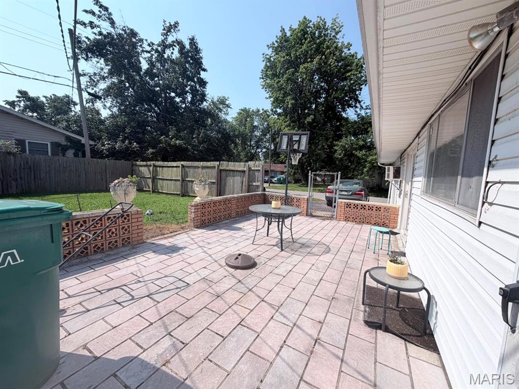 214 Donald Street Property Photo 3