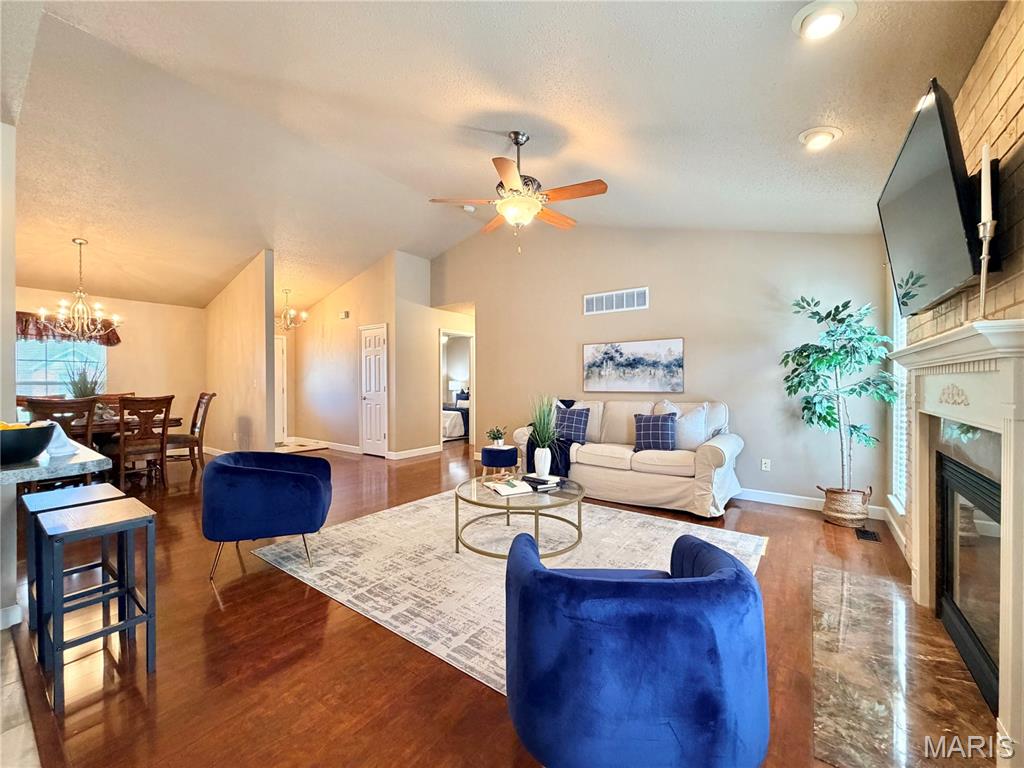 262 Newport Drive Property Photo 4