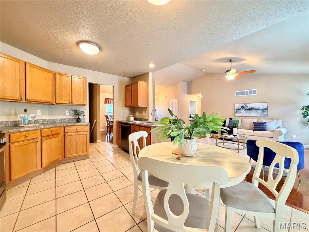 262 Newport Drive Property Photo 6