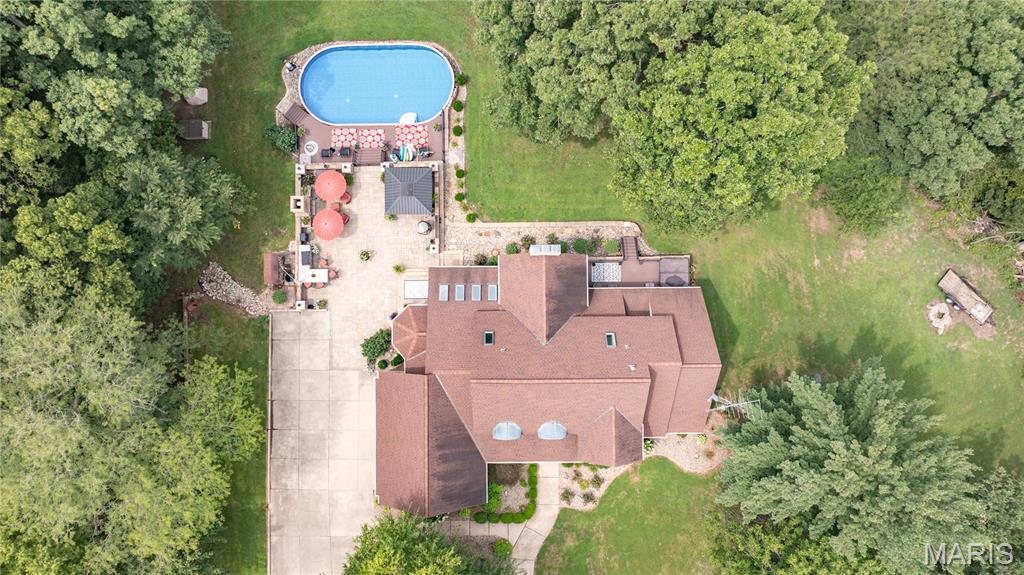 19339 Hurricane Drive Property Photo 4