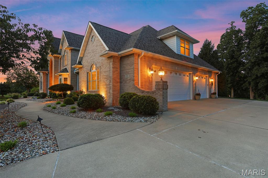 105 Fox Hill Court Property Photo 4