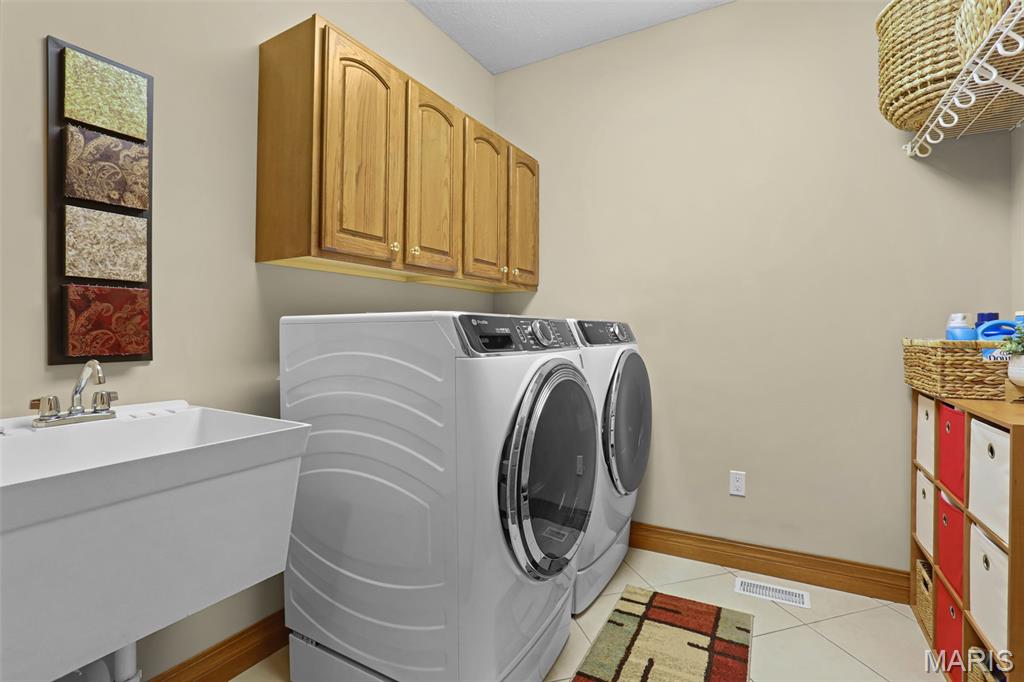 105 Fox Hill Court Property Photo 34