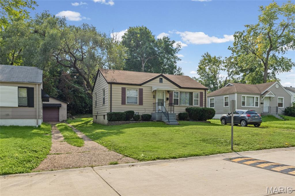 6010 Eaton Drive Property Photo 4