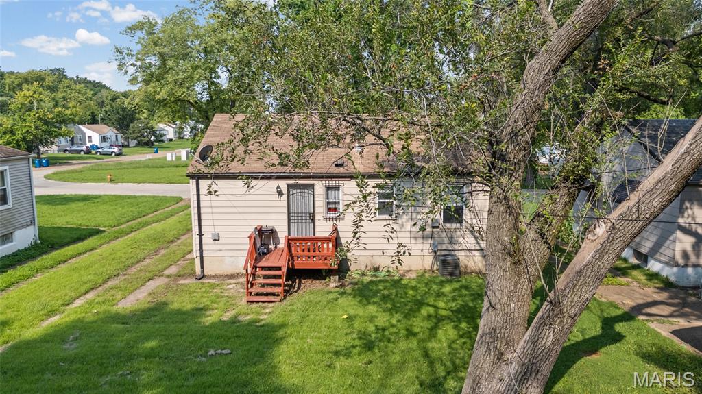 6010 Eaton Drive Property Photo 11