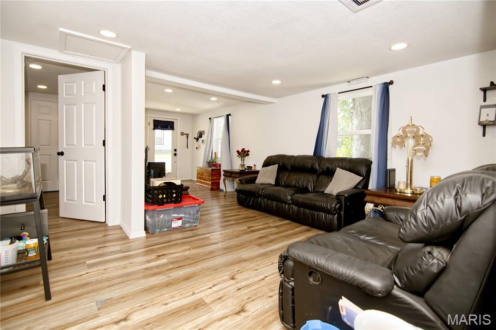 286 Wildflower Avenue Property Photo 4