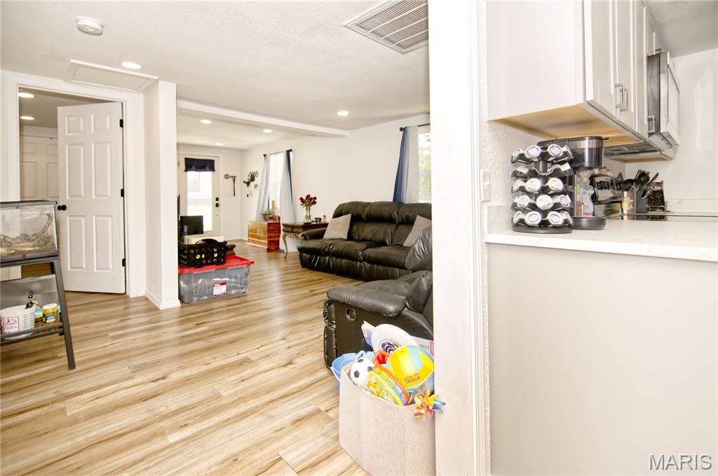 286 Wildflower Avenue Property Photo 5