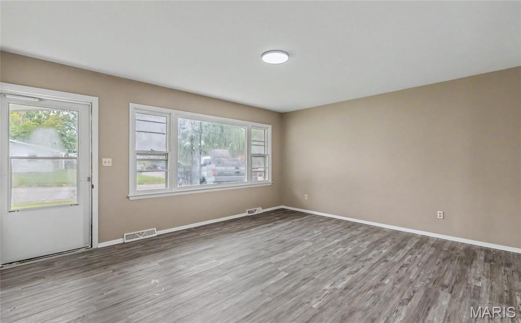 1116 E 9th Street Property Photo 5