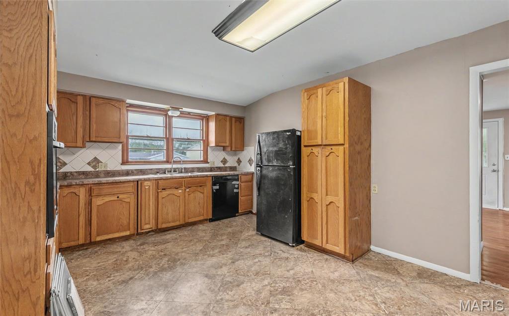 1116 E 9th Street Property Photo 8