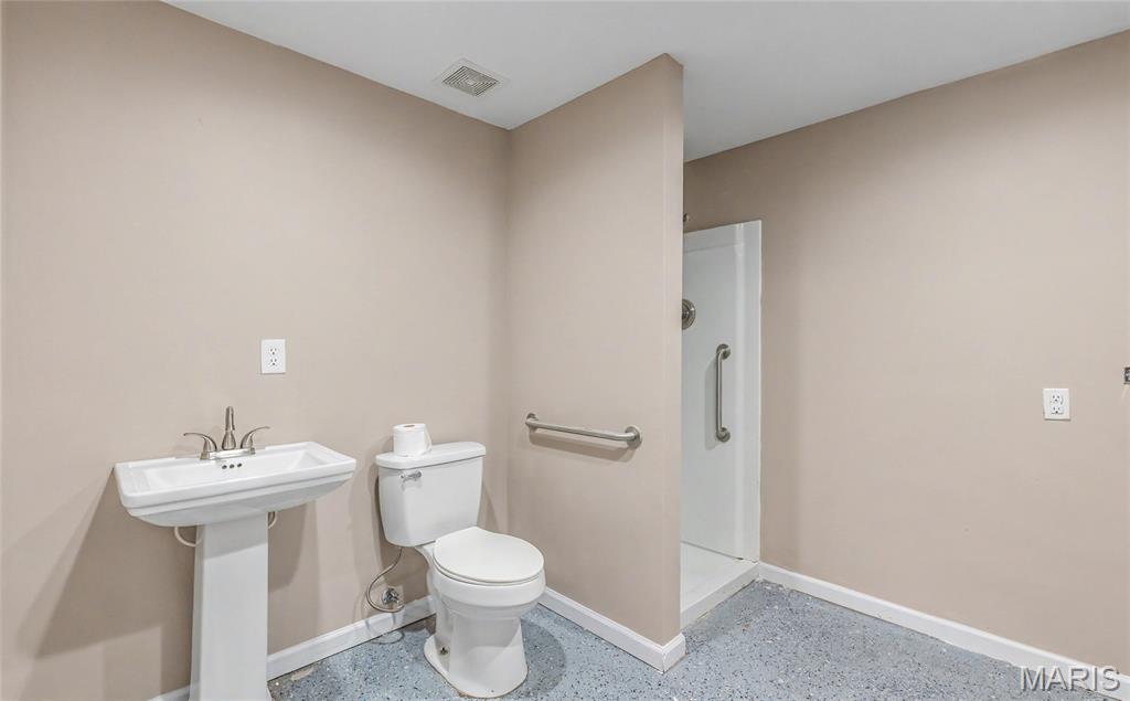 1116 E 9th Street Property Photo 12