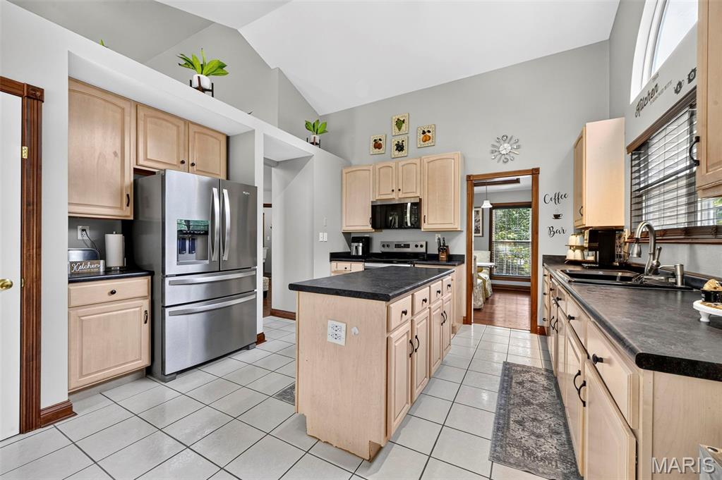 9543 Easy Street Property Photo 15