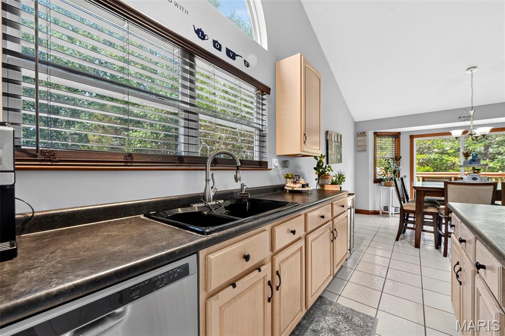 9543 Easy Street Property Photo 17