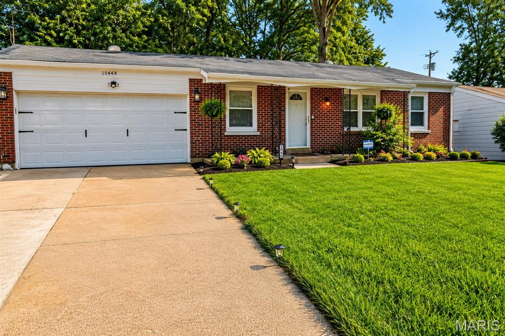 10448 Quaker Drive Property Photo 1