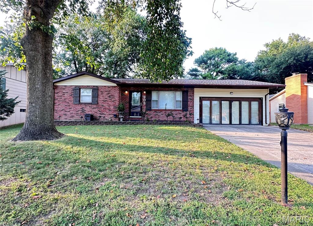908 Crescent Drive Property Photo 1