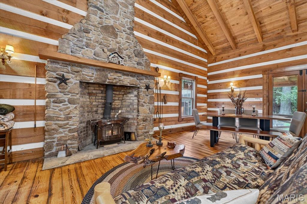 6195 N Lakeshore Drive Property Photo 8