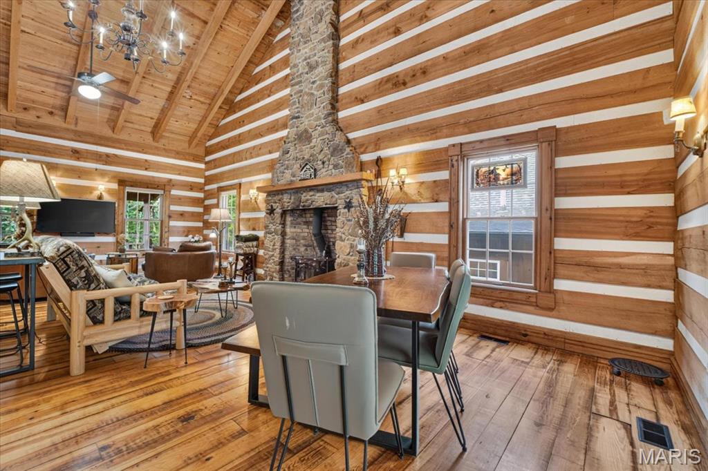 6195 N Lakeshore Drive Property Photo 10