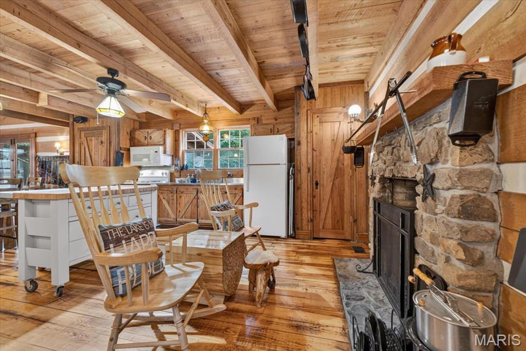 6195 N Lakeshore Drive Property Photo 19