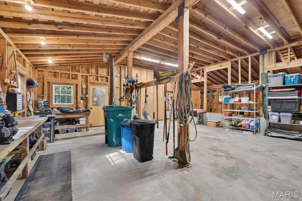 6195 N Lakeshore Drive Property Photo 32