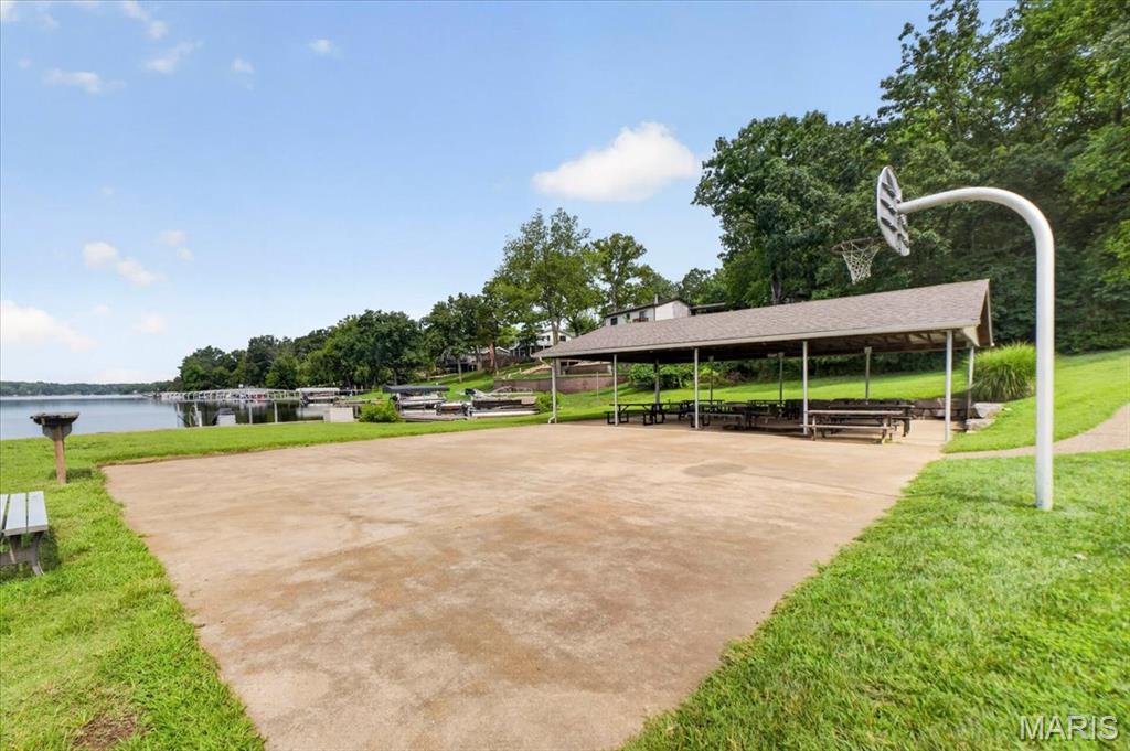 6195 N Lakeshore Drive Property Photo 42