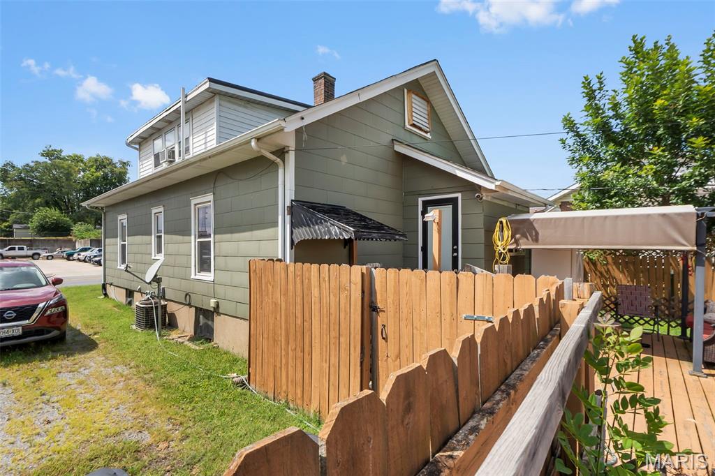 12 N West End Boulevard Property Photo 8