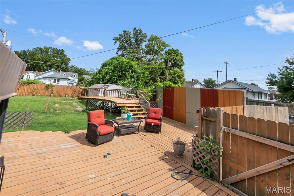 12 N West End Boulevard Property Photo 9