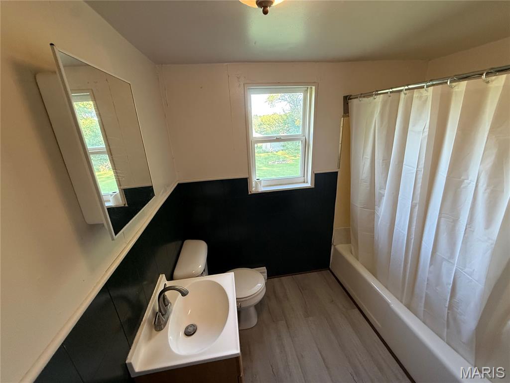 516 S Norwine Street Property Photo 6