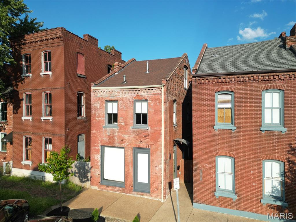 1916 S 12th Street Property Photo 1