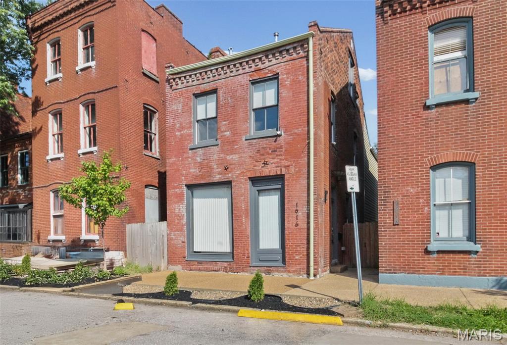 1916 S 12th Street Property Photo 1