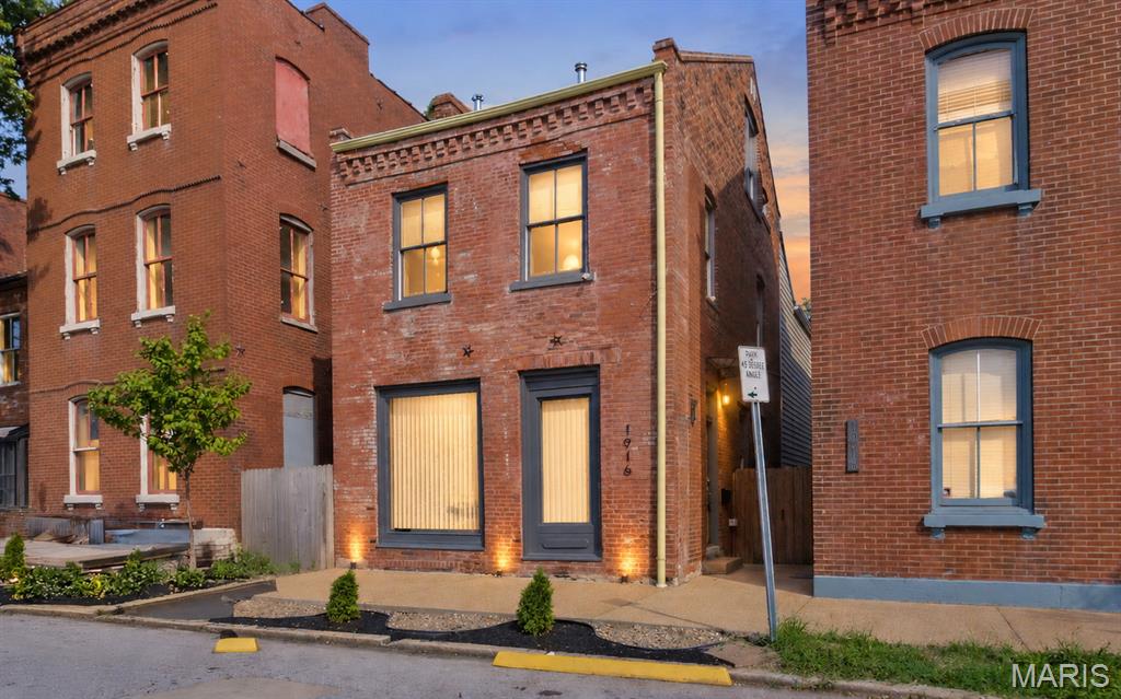 1916 S 12th Street Property Photo 1