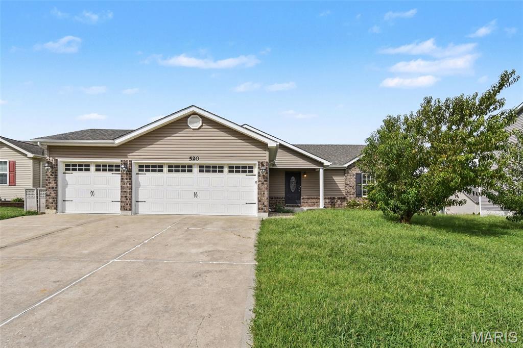 520 Sceptre Road Property Photo 1