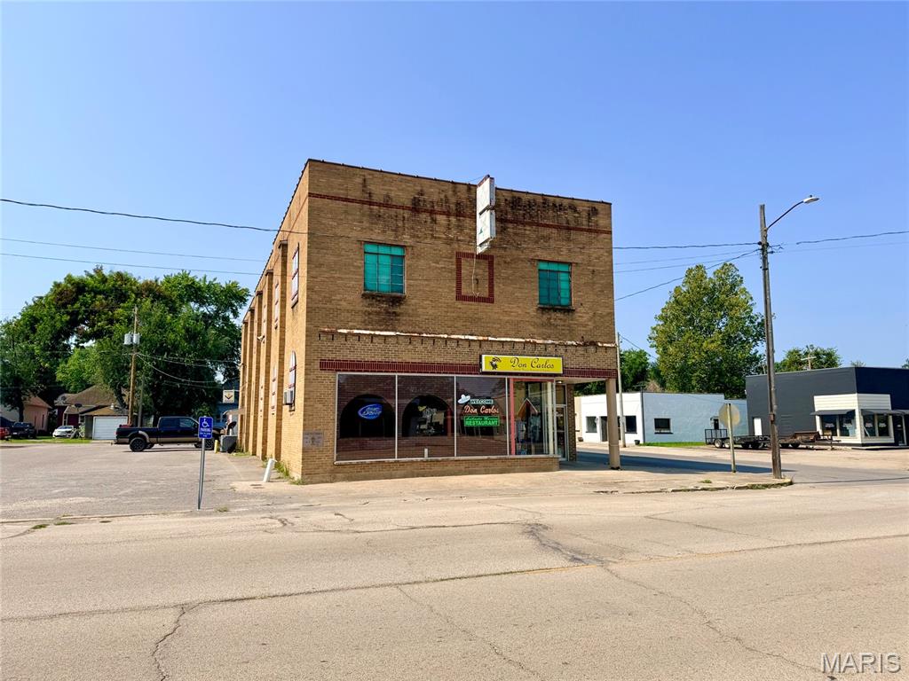 150 W Yoakum Avenue Property Photo 1