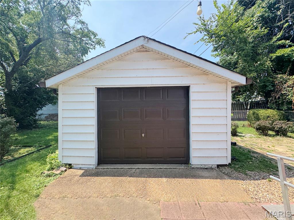 4950 Hummelsheim Avenue Property Photo 5
