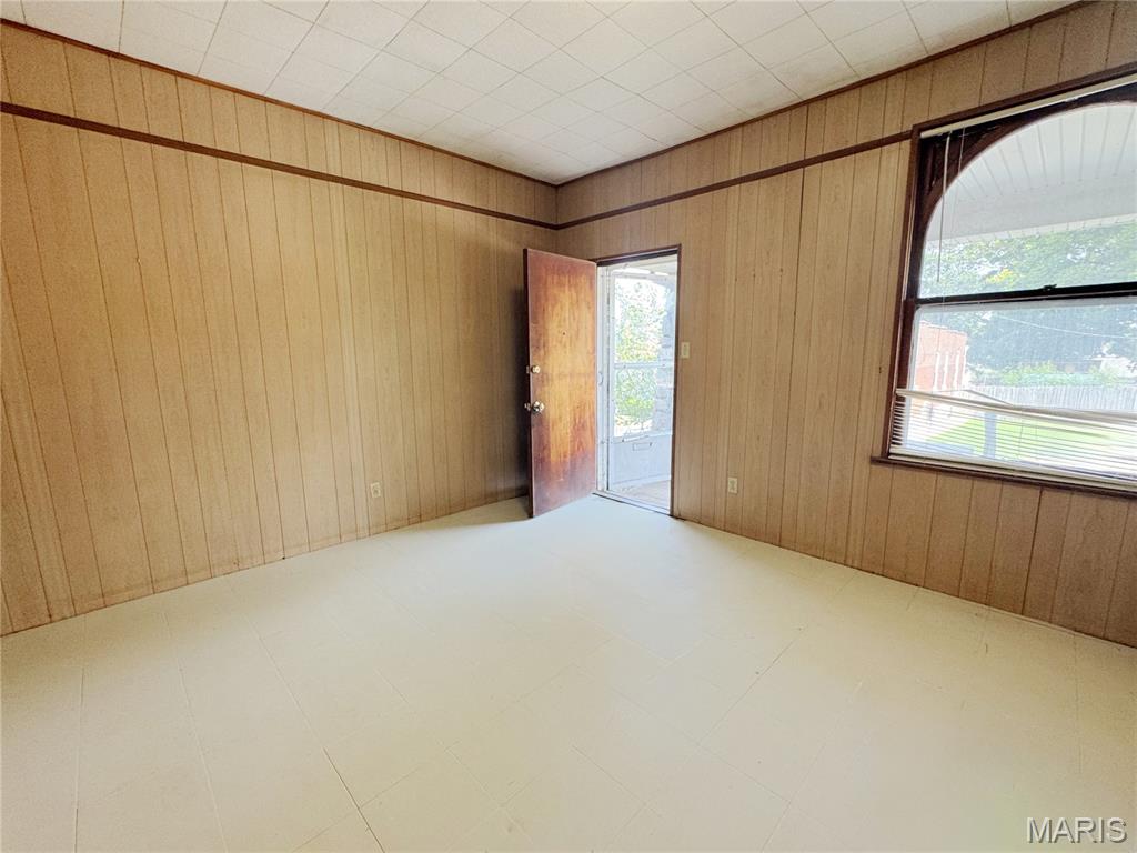 4950 Hummelsheim Avenue Property Photo 6