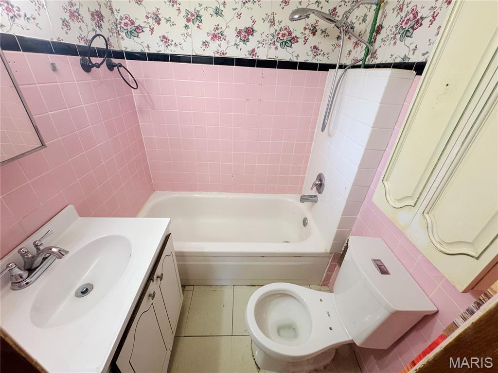 4950 Hummelsheim Avenue Property Photo 12