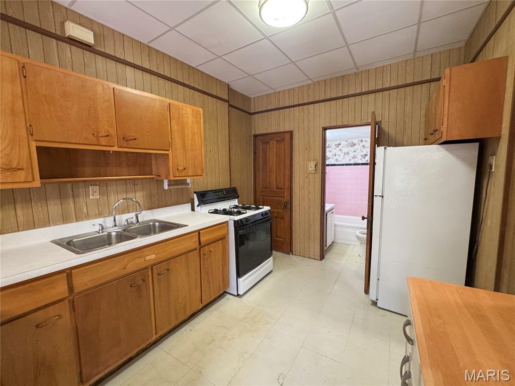 4950 Hummelsheim Avenue Property Photo 15