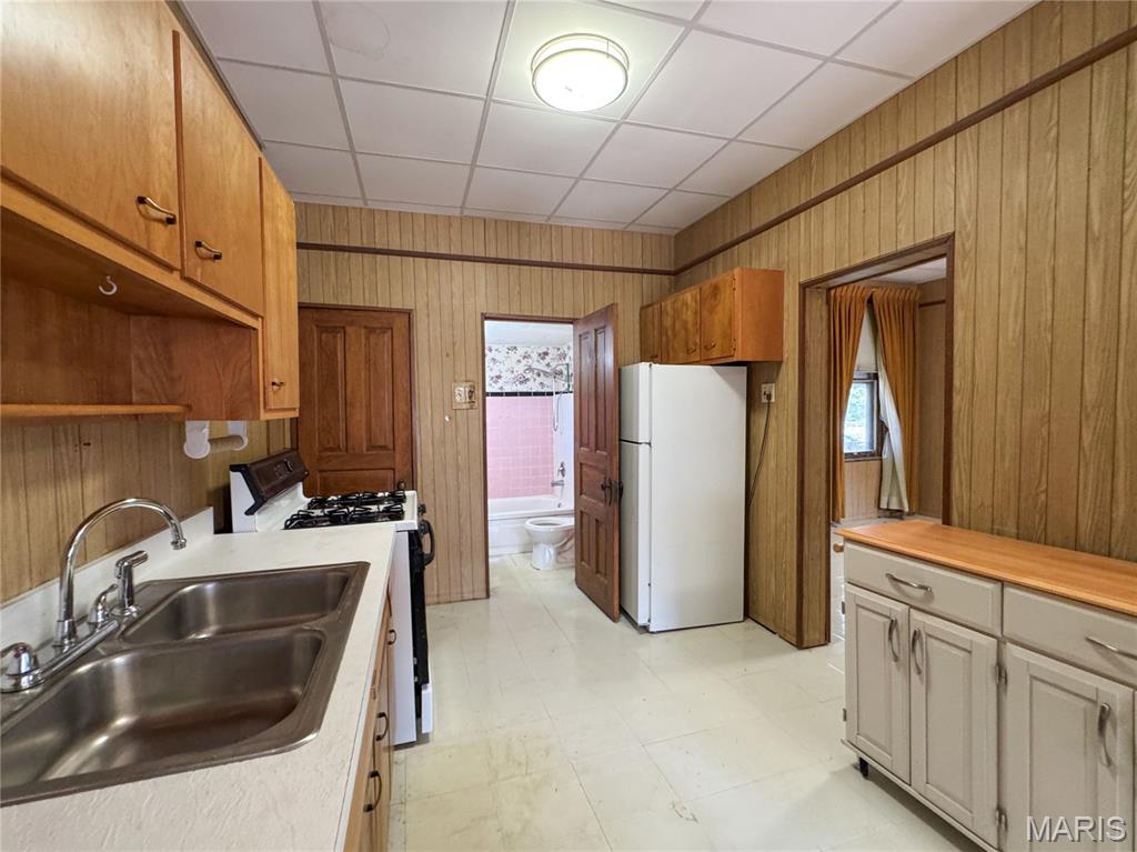 4950 Hummelsheim Avenue Property Photo 16