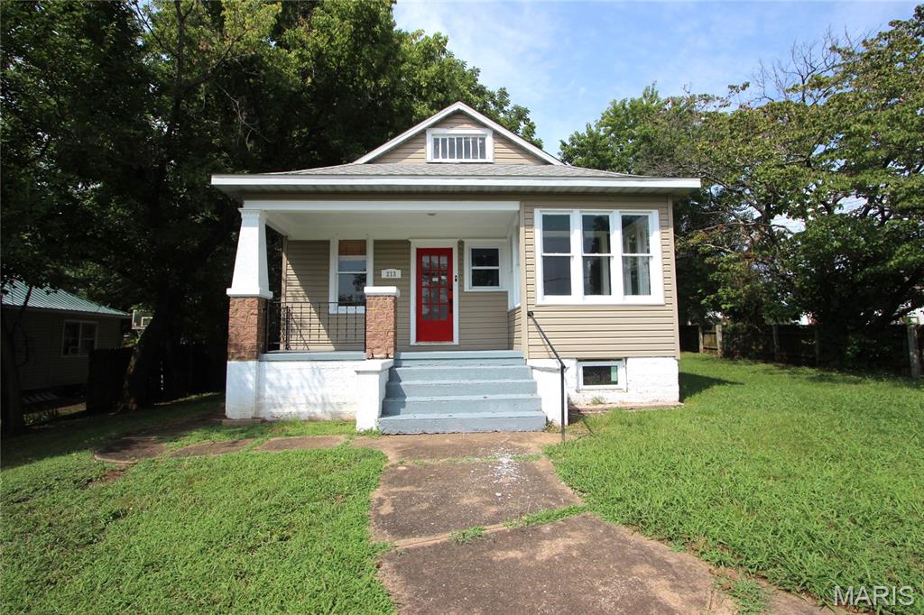 213 E Walnut Street Property Photo 1