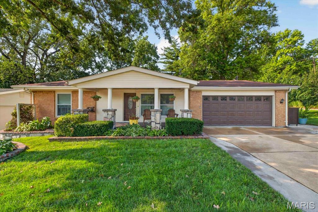 4482 Dantonaire Place