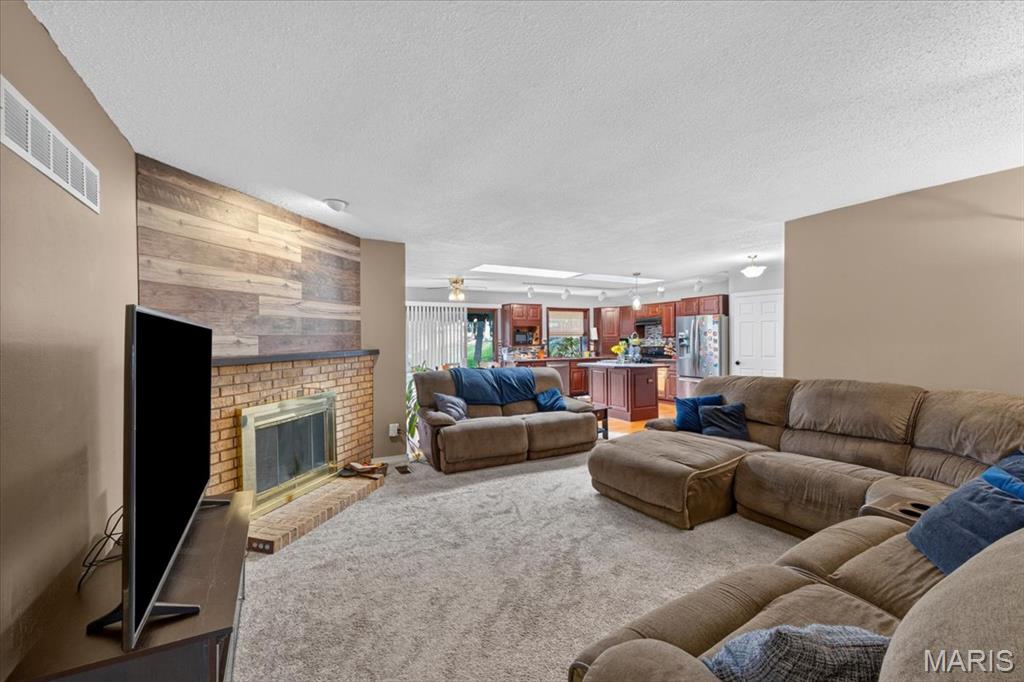 4482 Dantonaire Place Property Photo 7