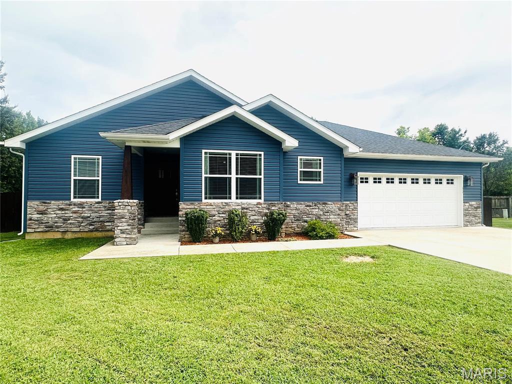 930 Brookside Drive Property Photo 1