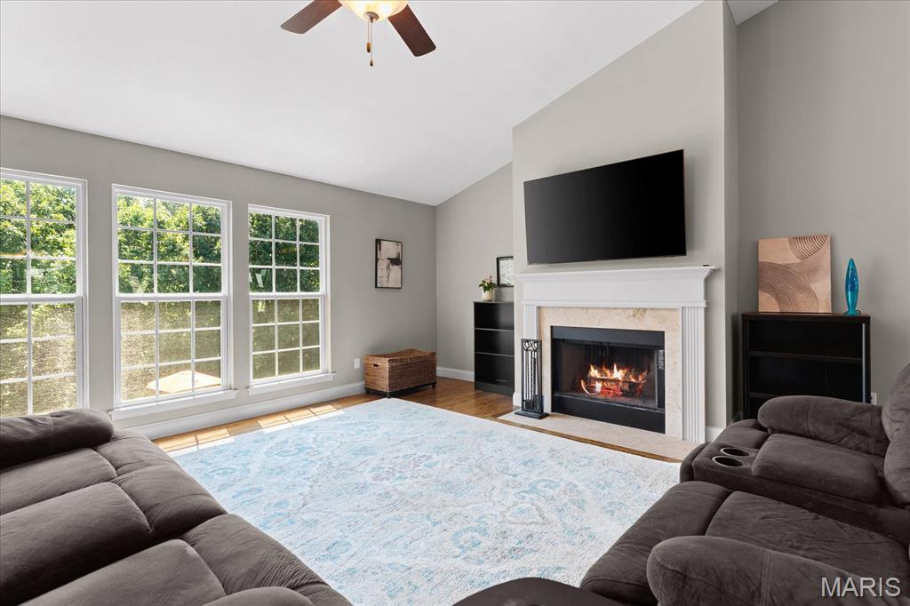 804 Autumn Rise Lane Property Photo 4