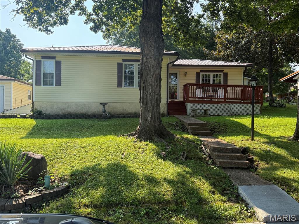 222 Low Property Photo 1
